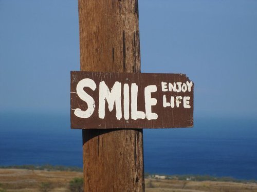 http://tasithoughts.files.wordpress.com/2012/04/smile-enjoy-life.jpeg